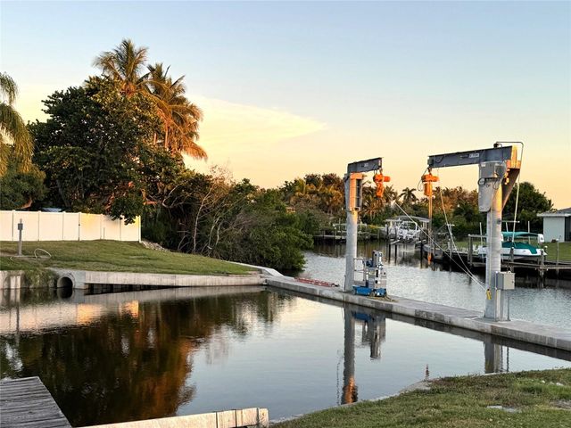 5011 MANGROVE POINT ROAD, Bradenton, FL 34210