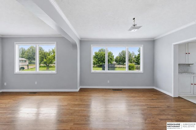 5248 S 49th Avenue, Omaha, NE 68117