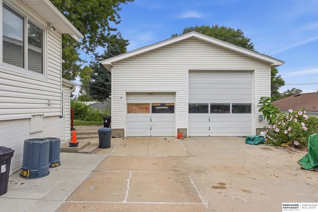 5248 S 49th Avenue, Omaha, NE 68117