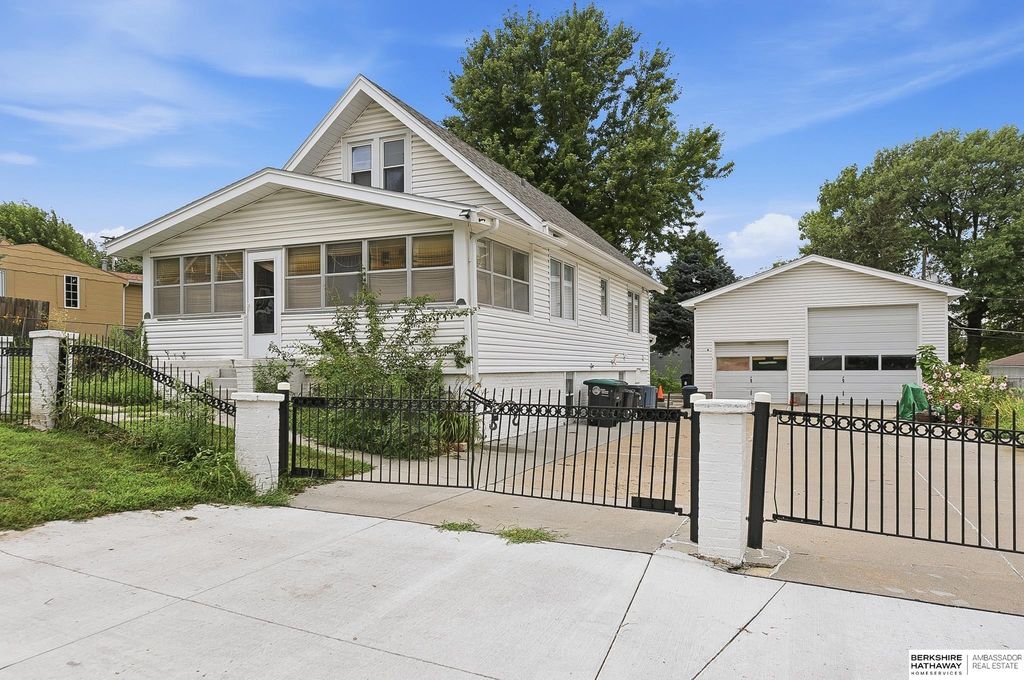 5248 S 49th Avenue, Omaha, NE 68117