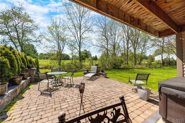 120 Buchmans Close Circle, Manlius, NY 13066