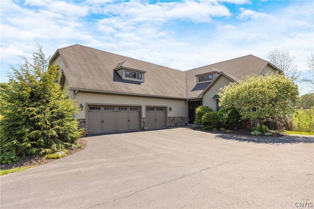 120 Buchmans Close Circle, Manlius, NY 13066
