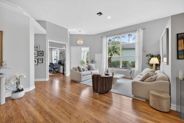 7669 Rockford Road, Boynton Beach, FL 33472