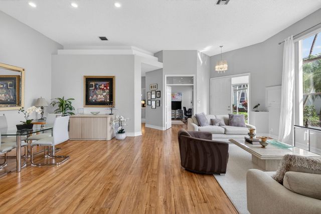 7669 Rockford Road, Boynton Beach, FL 33472