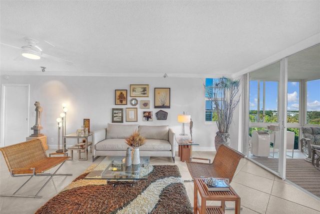 4015 W Palm Aire Drive 703, Pompano Beach, FL 33069