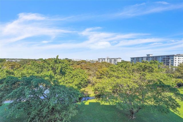 4015 W Palm Aire Drive 703, Pompano Beach, FL 33069