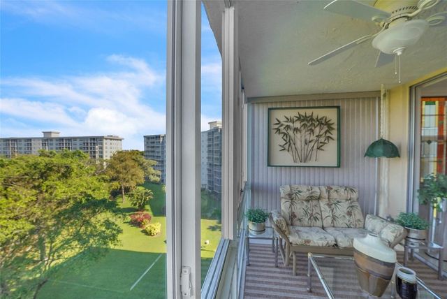 4015 W Palm Aire Drive 703, Pompano Beach, FL 33069