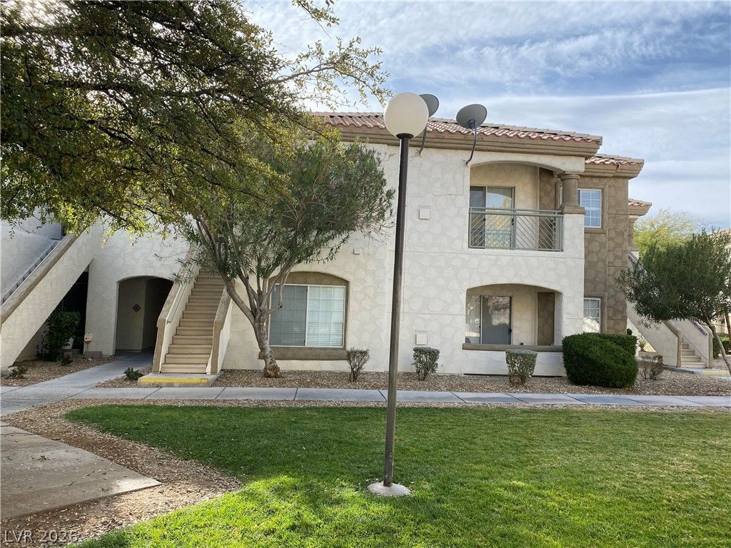 6804 INDIAN CHIEF Drive 202, Las Vegas, NV 89130