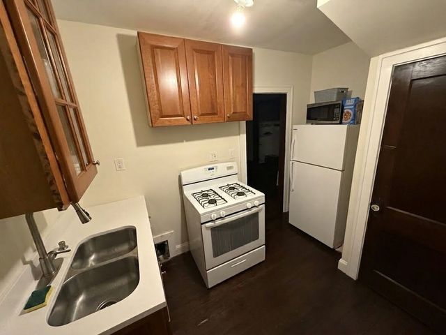 25 Keller Avenue S, Waukegan, IL 60085
