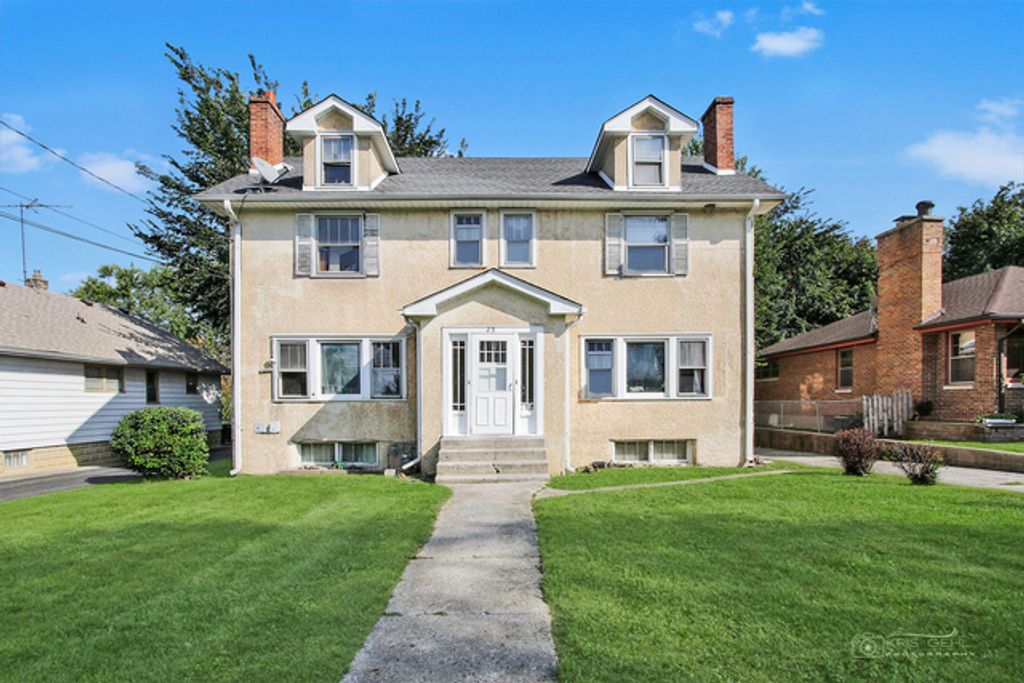 25 Keller Avenue S, Waukegan, IL 60085