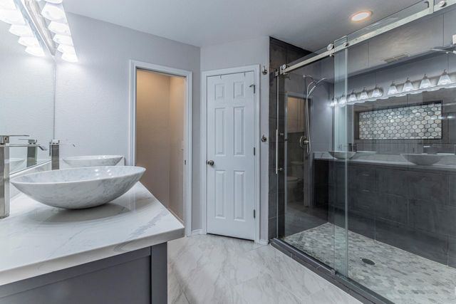 2402 Susan LN, Leander, TX 78641