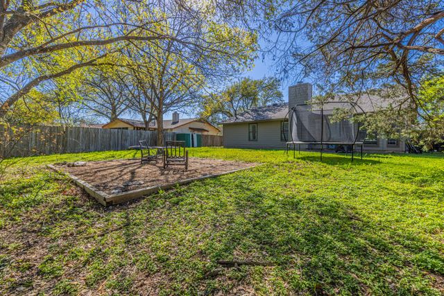 2402 Susan LN, Leander, TX 78641