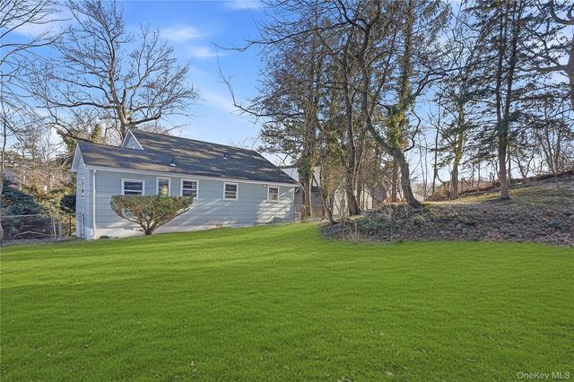 32 Sherwood Drive, Larchmont, NY 10538