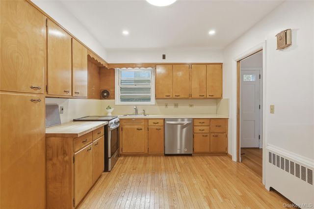 32 Sherwood Drive, Larchmont, NY 10538