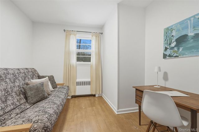 32 Sherwood Drive, Larchmont, NY 10538