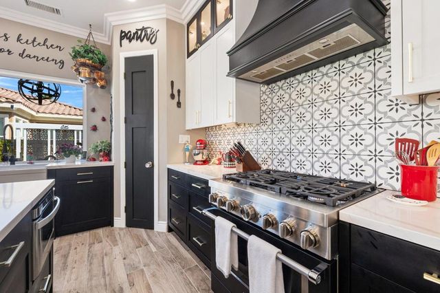 4 Lake Como Court, Rancho Mirage, CA 92270