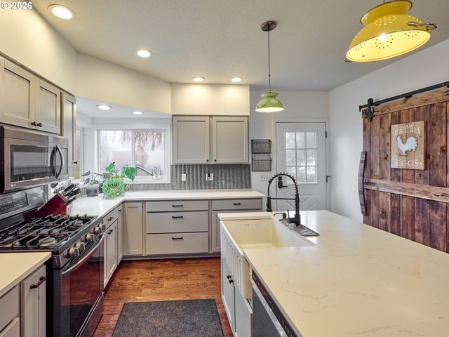 23860 S BEAVERCREEK Rd, Beavercreek, OR 97004