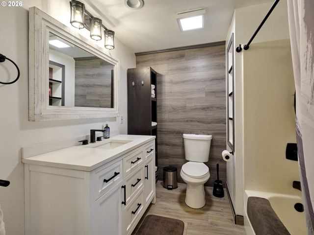 23860 S BEAVERCREEK Rd, Beavercreek, OR 97004