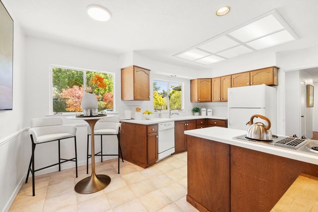 972 Echo Drive, Los Altos, CA 94024