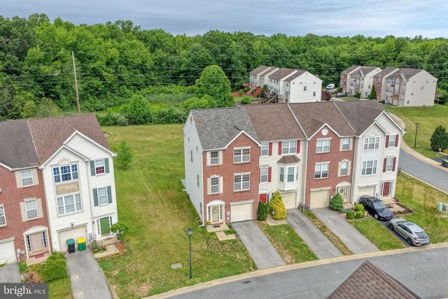 8 DOLMEN LN, Bear, DE 19701
