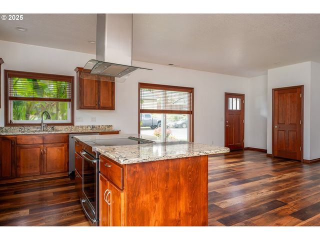 23072 Sw MANSFIELD St, Sherwood, OR 97140