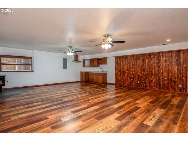 23072 Sw MANSFIELD St, Sherwood, OR 97140