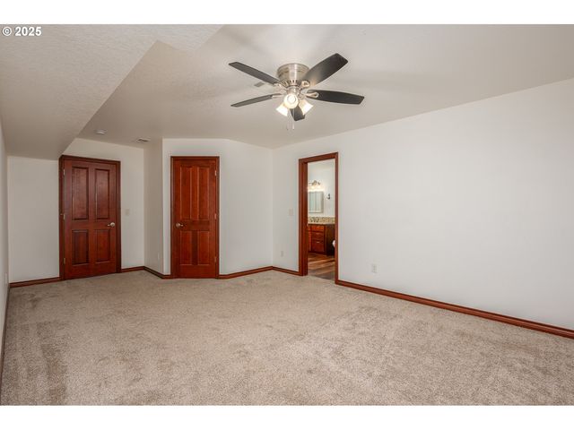 23072 Sw MANSFIELD St, Sherwood, OR 97140