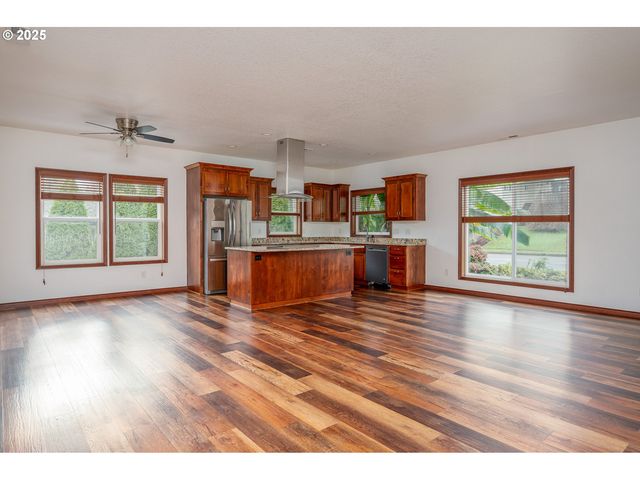 23072 Sw MANSFIELD St, Sherwood, OR 97140