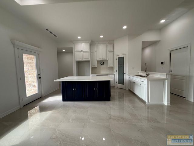 139 Heron Dr., Los Fresnos, TX 78566