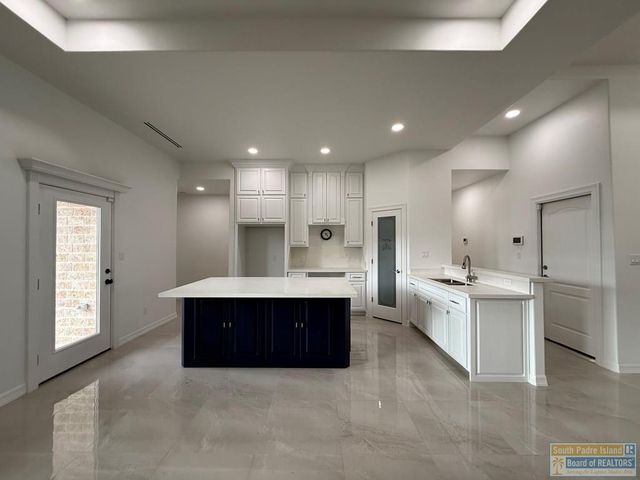 139 Heron Dr., Los Fresnos, TX 78566