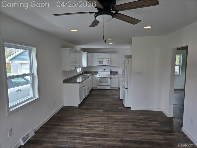 3315 Brookfield Avenue, Kalamazoo Charter Township, MI 49048