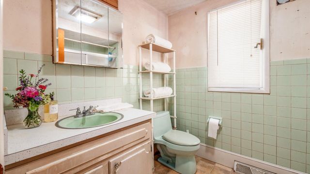 20 Worth Drive, Hebron, OH 43025
