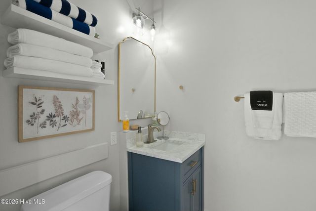 5001 Oquinn Boulevard SE Ste F, Southport, NC 28461