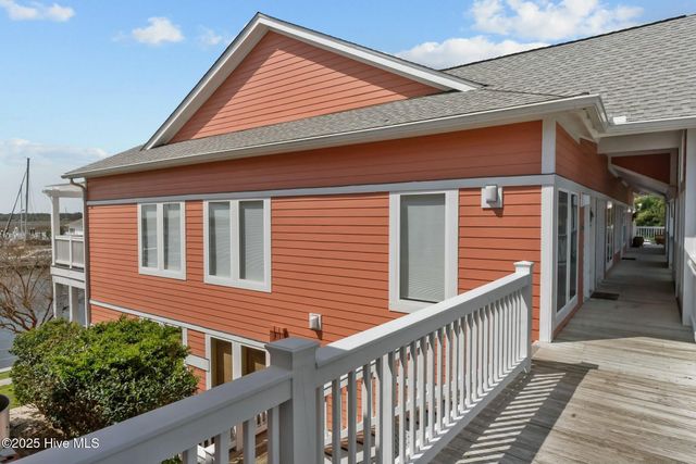 5001 Oquinn Boulevard SE Ste F, Southport, NC 28461