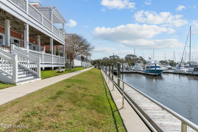 5001 Oquinn Boulevard SE Ste F, Southport, NC 28461