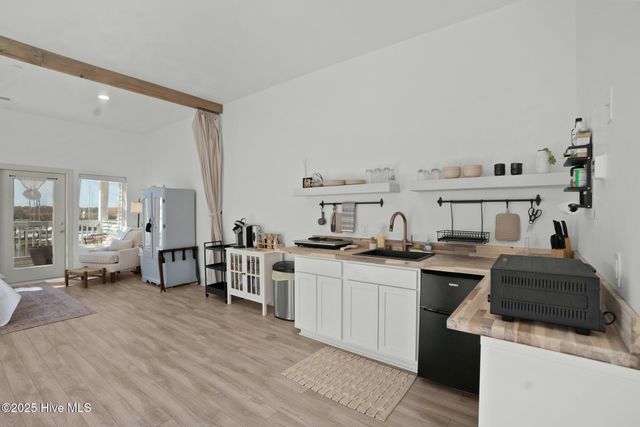 5001 Oquinn Boulevard SE Ste F, Southport, NC 28461