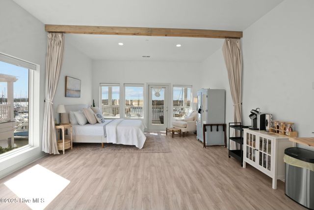 5001 Oquinn Boulevard SE Ste F, Southport, NC 28461