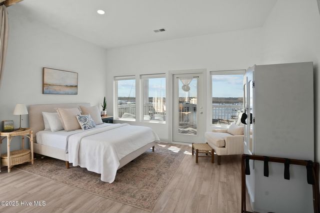 5001 Oquinn Boulevard SE Ste F, Southport, NC 28461