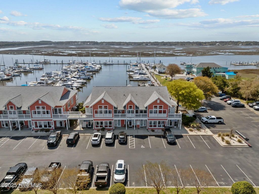 5001 Oquinn Boulevard SE Ste F, Southport, NC 28461