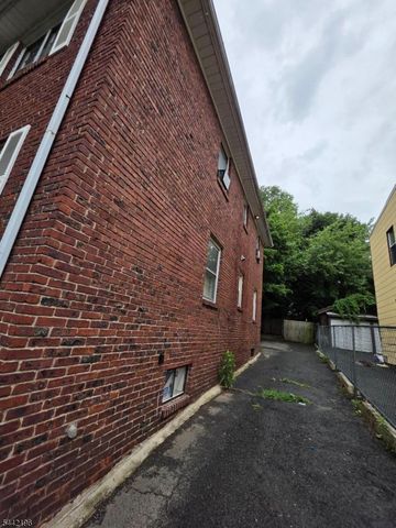 24 Chelsea Ave, East Orange City, NJ 07018