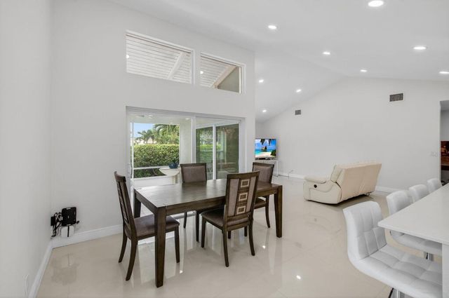 5735 Lakeview Mews Circle, Boynton Beach, FL 33437