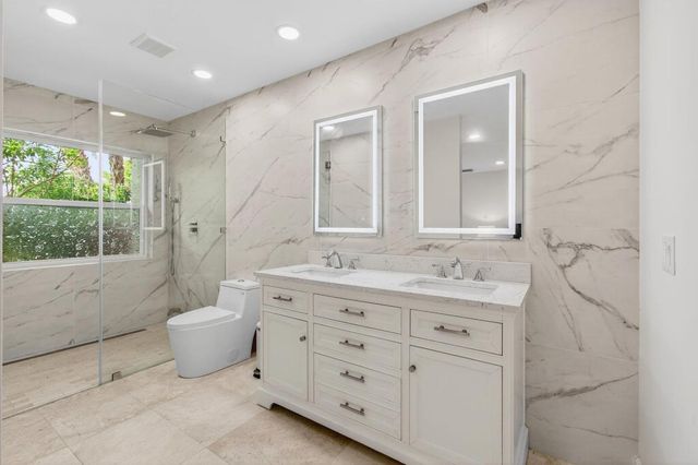 5735 Lakeview Mews Circle, Boynton Beach, FL 33437