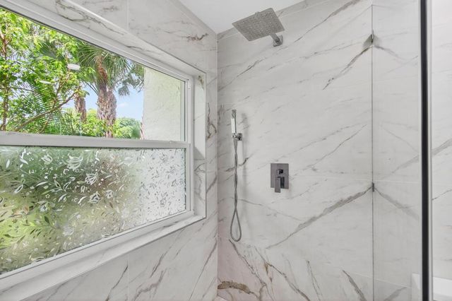 5735 Lakeview Mews Circle, Boynton Beach, FL 33437