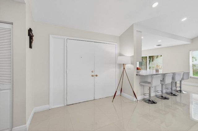 5735 Lakeview Mews Circle, Boynton Beach, FL 33437