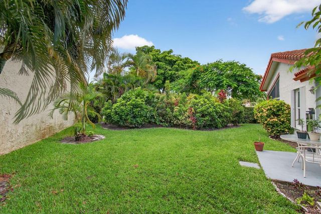 5735 Lakeview Mews Circle, Boynton Beach, FL 33437