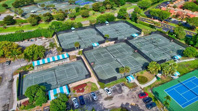 5735 Lakeview Mews Circle, Boynton Beach, FL 33437