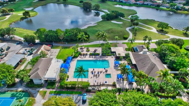 5735 Lakeview Mews Circle, Boynton Beach, FL 33437