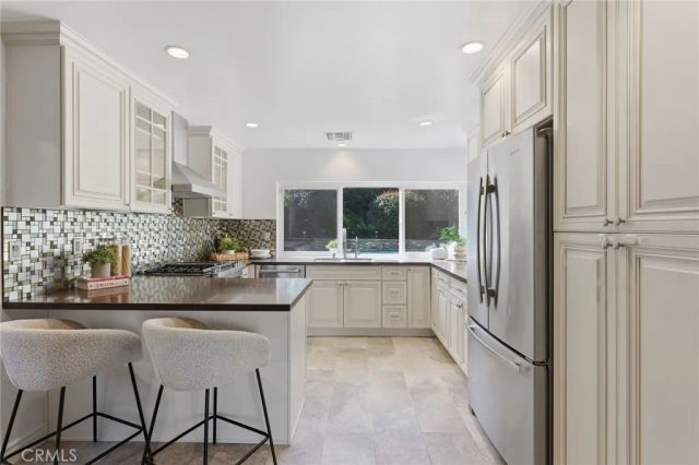 3831 Saint Johnswood Drive, Woodland Hills, CA 91364