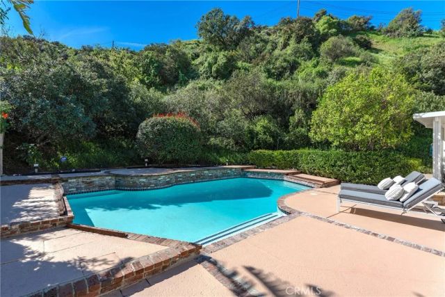3831 Saint Johnswood Drive, Woodland Hills, CA 91364