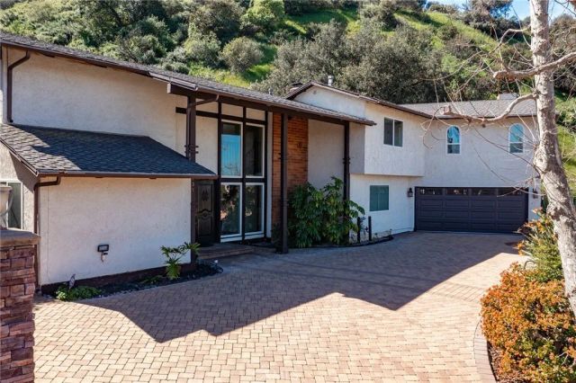 3831 Saint Johnswood Drive, Woodland Hills, CA 91364